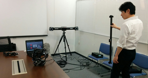 The full setup of the Creaform MetraSCAN 750 solution.
