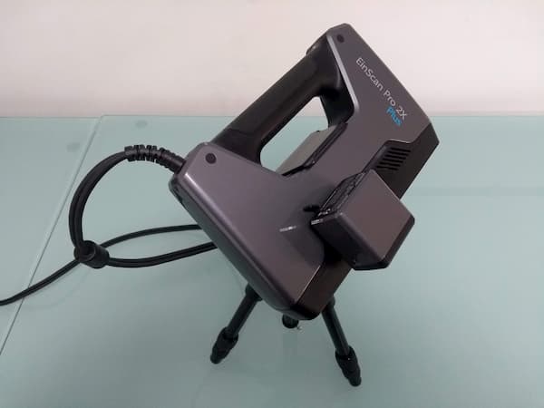 Shining 3D EinScan Pro 2X Plus review: tripod and color module.