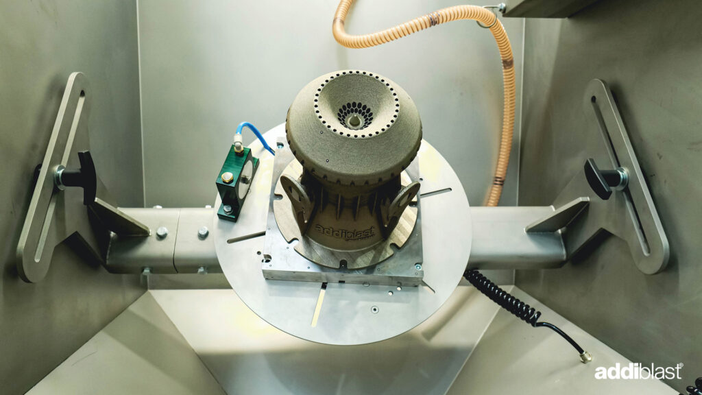 addiblast-mars-depowdering-arm-v2